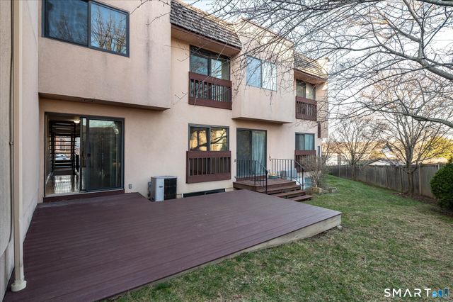 135 Courtland Avenue APT 13, Stamford, CT 06902