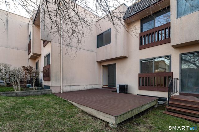 135 Courtland Avenue APT 13, Stamford, CT 06902