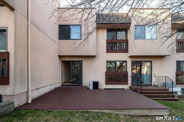 135 Courtland Avenue APT 13, Stamford, CT 06902