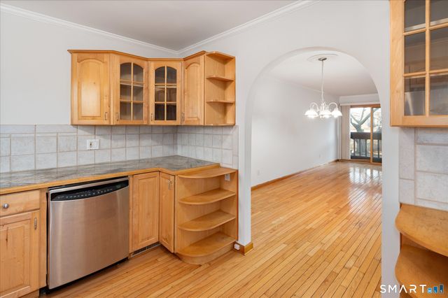 135 Courtland Avenue APT 13, Stamford, CT 06902