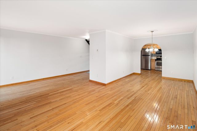135 Courtland Avenue APT 13, Stamford, CT 06902