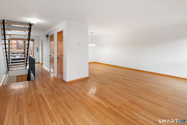 135 Courtland Avenue APT 13, Stamford, CT 06902