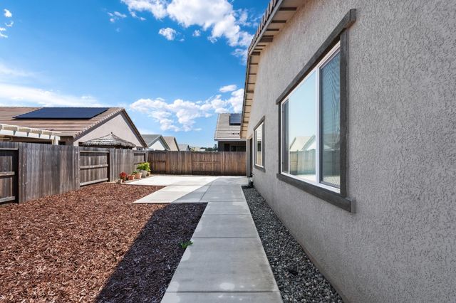 1600 Red Lake Way, Lincoln, CA 95648
