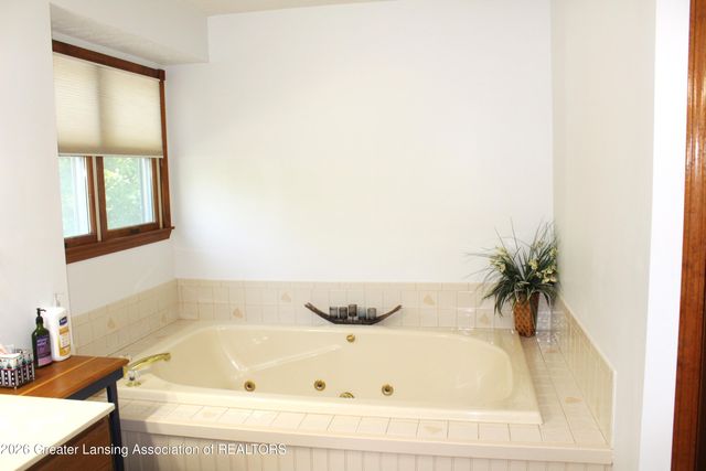 138 Canterbury Drive, Charlotte, MI 48813