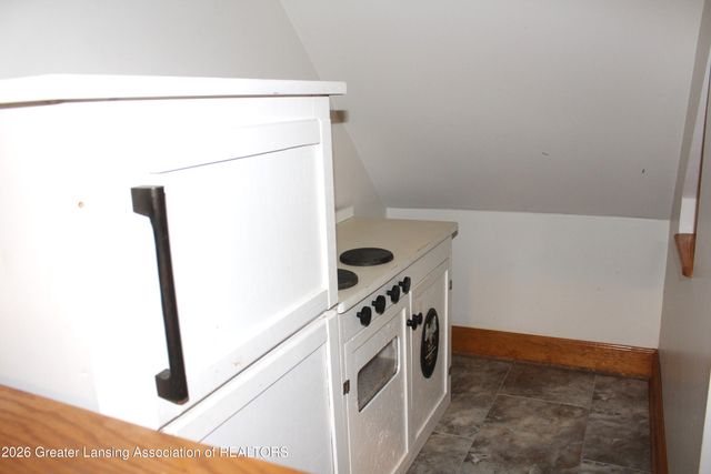 138 Canterbury Drive, Charlotte, MI 48813