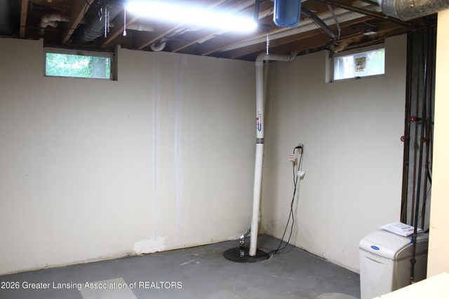 138 Canterbury Drive, Charlotte, MI 48813