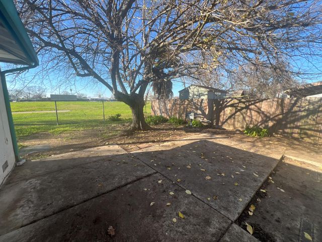 3255 Nareb St, Sacramento, CA 95838