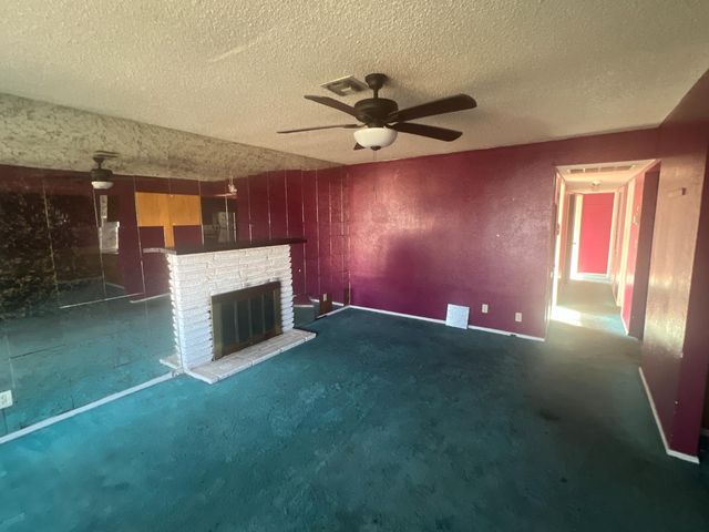 3255 Nareb St, Sacramento, CA 95838