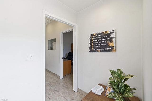 2075 Kenney Avenue, Warren, MI 48091