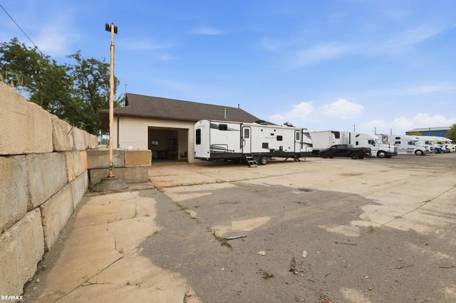 2075 Kenney Avenue, Warren, MI 48091
