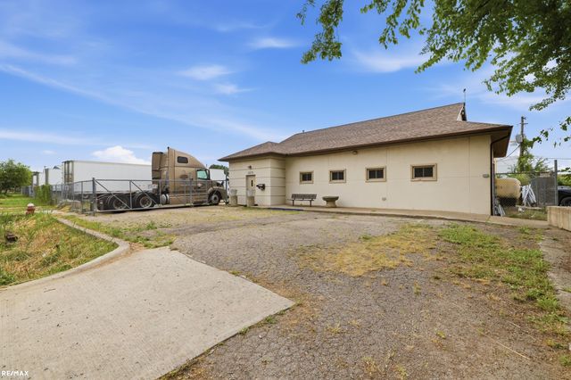 2075 Kenney Avenue, Warren, MI 48091