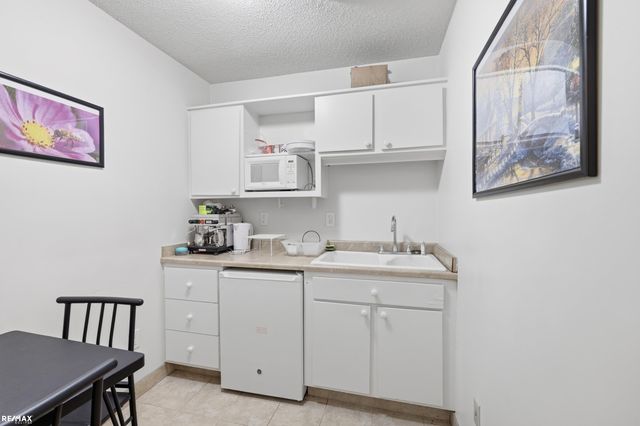 2075 Kenney Avenue, Warren, MI 48091