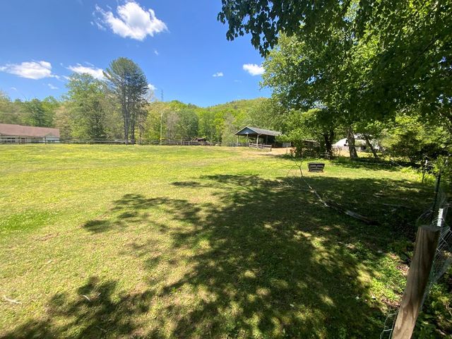 136 Gibson Road, Andrews, NC 28901
