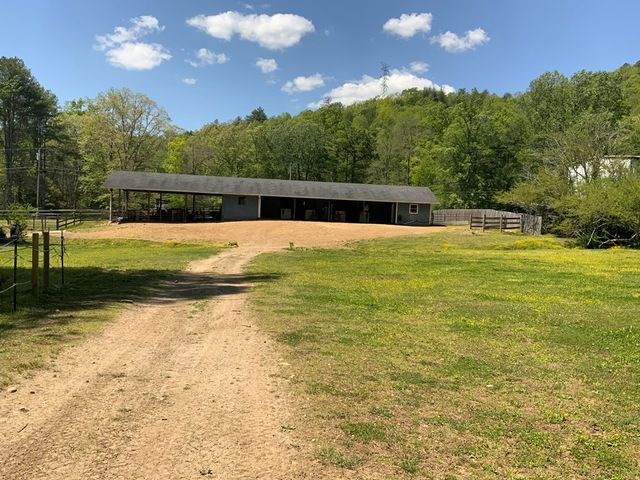 136 Gibson Road, Andrews, NC 28901