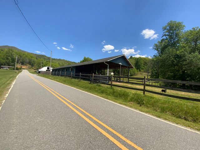 136 Gibson Road, Andrews, NC 28901