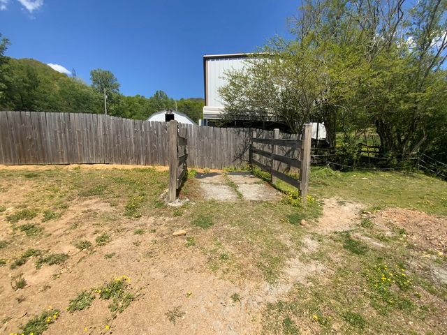 136 Gibson Road, Andrews, NC 28901