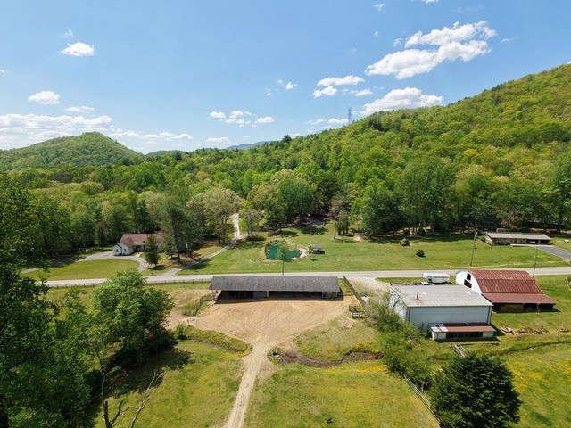 136 Gibson Road, Andrews, NC 28901