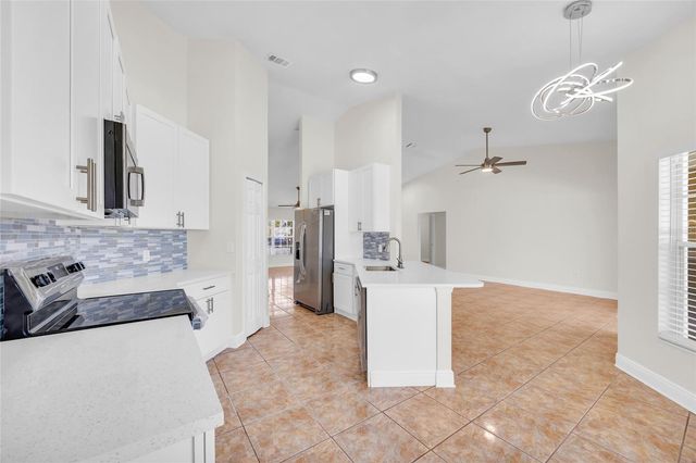 2910 LOTUS CT, Kissimmee, FL 34747
