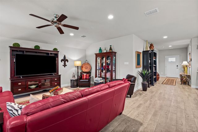 1119 Keystone Drive, Granbury, TX 76048