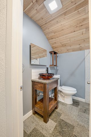 264 N Jackson Street 2, Elgin, IL 60123