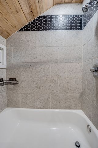 264 N Jackson Street 2, Elgin, IL 60123