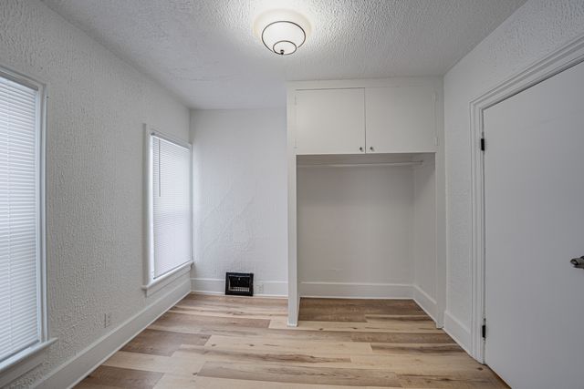 264 N Jackson Street 2, Elgin, IL 60123