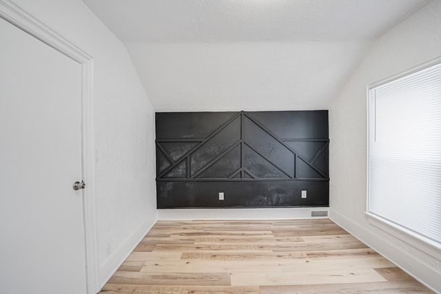 264 N Jackson Street 2, Elgin, IL 60123