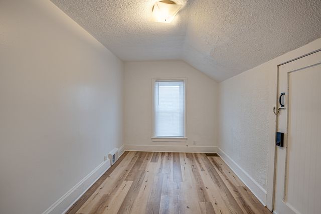 264 N Jackson Street 2, Elgin, IL 60123