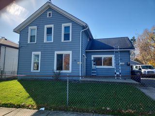 264 N Jackson Street 2, Elgin, IL 60123