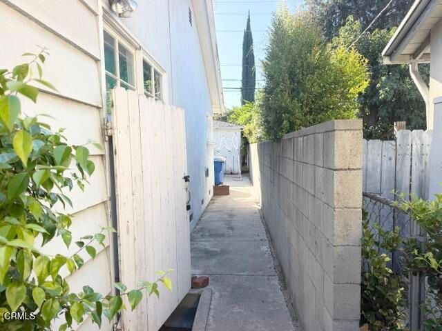 5213 Don Pio Drive, Los Angeles, CA 91364