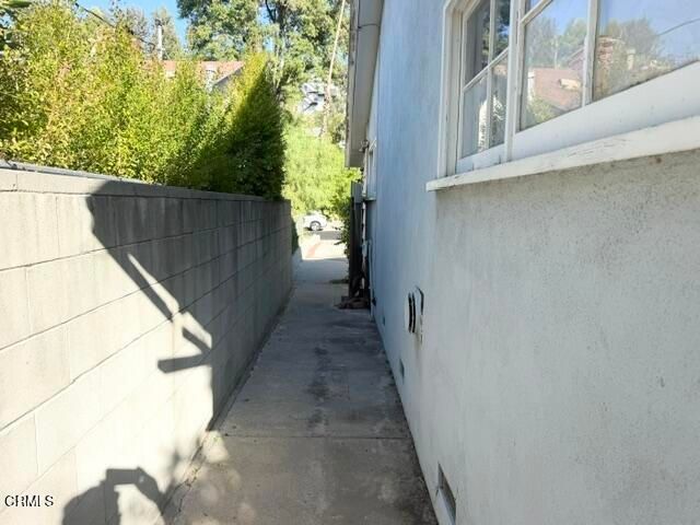 5213 Don Pio Drive, Los Angeles, CA 91364