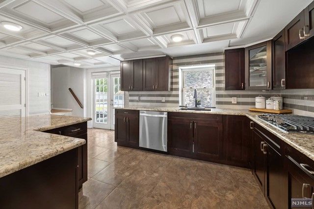 36 Laggner Court, Hawthorne, NJ 07506