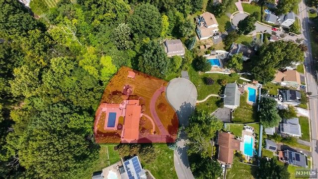36 Laggner Court, Hawthorne, NJ 07506