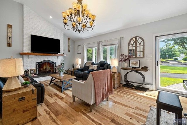 36 Laggner Court, Hawthorne, NJ 07506