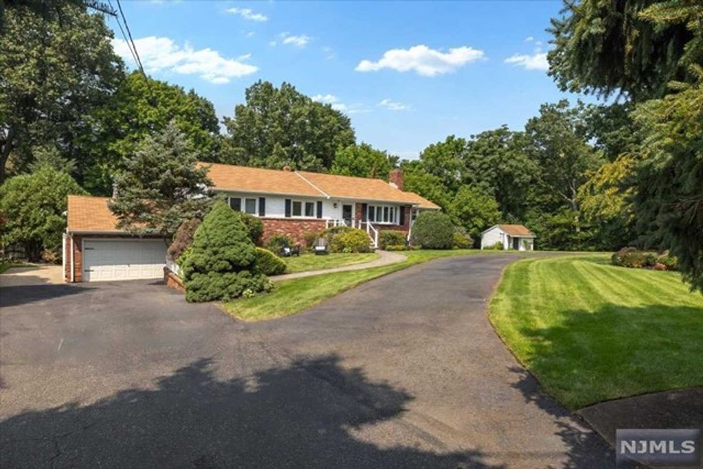 36 Laggner Court, Hawthorne, NJ 07506