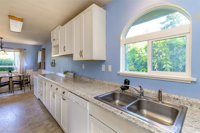 3418 Petersville Road NE, Bremerton, WA 98310