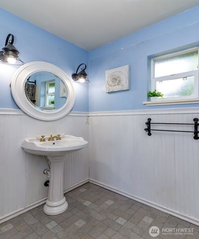 3418 Petersville Road NE, Bremerton, WA 98310