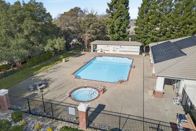 510 Diamond Glen Cir, Folsom, CA 95630