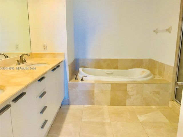 15051 Royal Oaks Ln 1903, North Miami, FL 33181