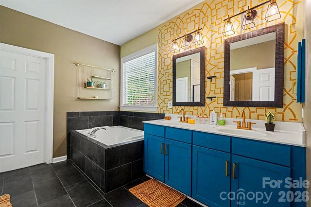 8932 Arbor Creek Drive, Charlotte, NC 28269
