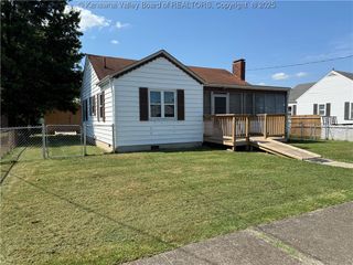 423 20th Street, Dunbar, WV 25064
