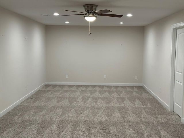 19625 W 197th Street, Spring Hill, KS 66083