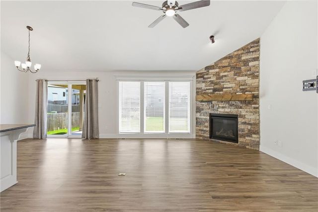 19625 W 197th Street, Spring Hill, KS 66083