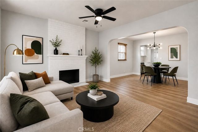 833 W 98th, Los Angeles, CA 90044