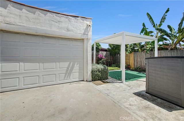 833 W 98th, Los Angeles, CA 90044