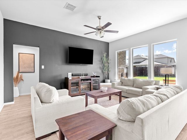 9929 Mescalbean Boulevard, Fort Worth, TX 76036