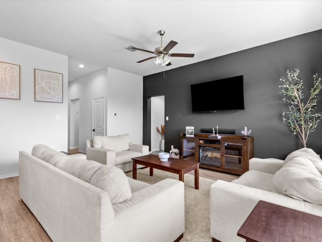 9929 Mescalbean Boulevard, Fort Worth, TX 76036