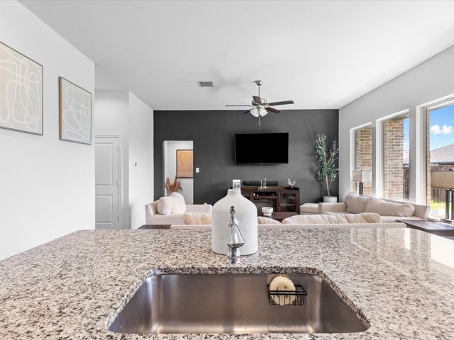 9929 Mescalbean Boulevard, Fort Worth, TX 76036