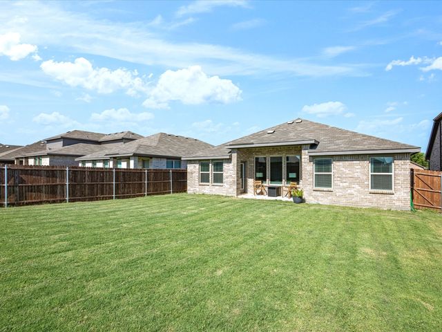 9929 Mescalbean Boulevard, Fort Worth, TX 76036