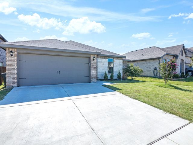 9929 Mescalbean Boulevard, Fort Worth, TX 76036